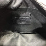 LOUIS VUITTON - SHOULDER BAG - https://treadfitpro.com/