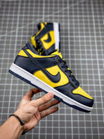 NIKE DUNK LOW