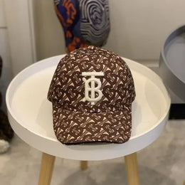BURBERRY- BASEBALL CAP Metroutfits