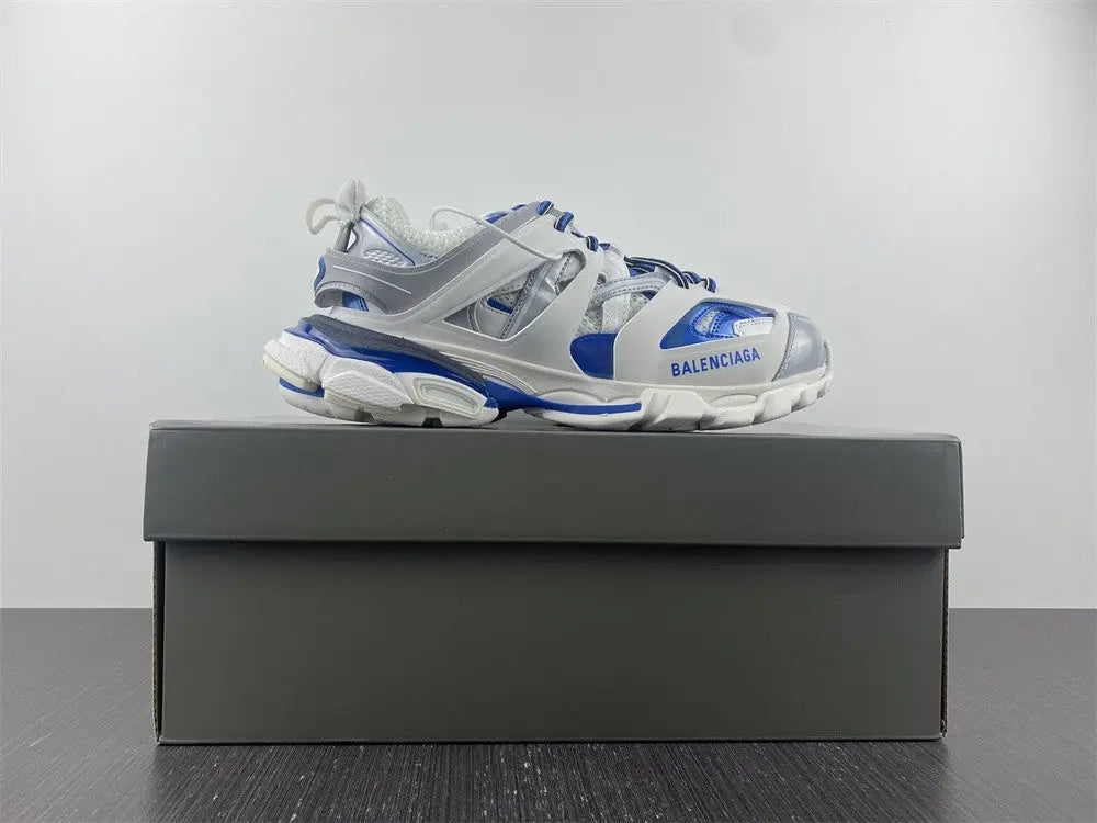 BALENCIAGA - SNEAKERS Metroutfits