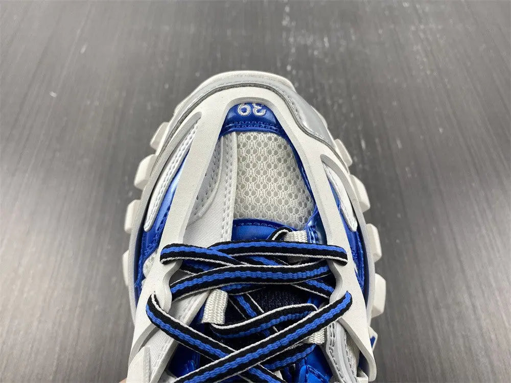 BALENCIAGA - SNEAKERS Metroutfits