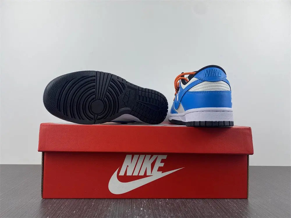 NIKE DUNK LOW Metroutfits