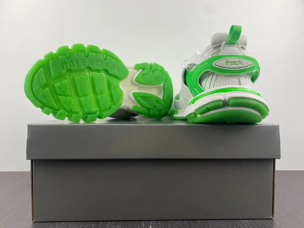 BALENCIAGA - SNEAKERS Metroutfits