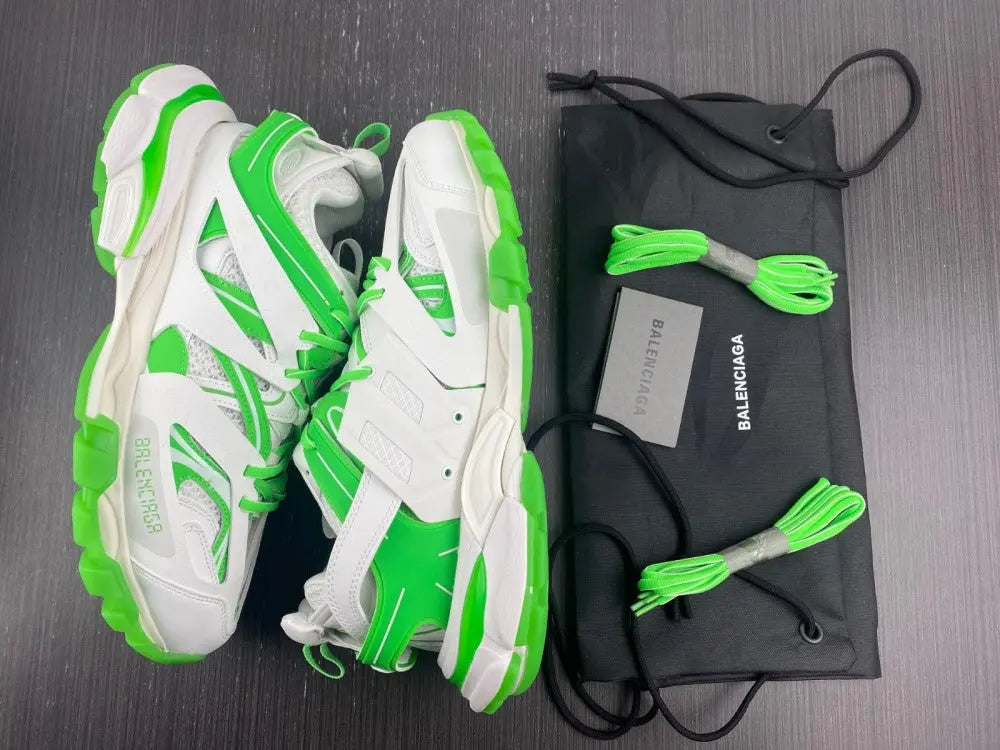 BALENCIAGA - SNEAKERS Metroutfits