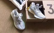 ADIDAS - YEEZY 350 LACETS RÉFLÉCHISSANTS - https://treadfitpro.com/