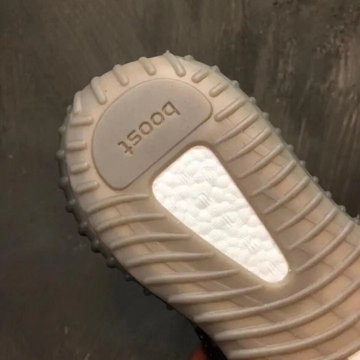 ADIDAS - YEEZY 350 - https://treadfitpro.com/