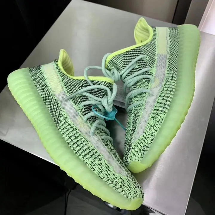 ADIDAS - YEEZY 350 - https://treadfitpro.com/