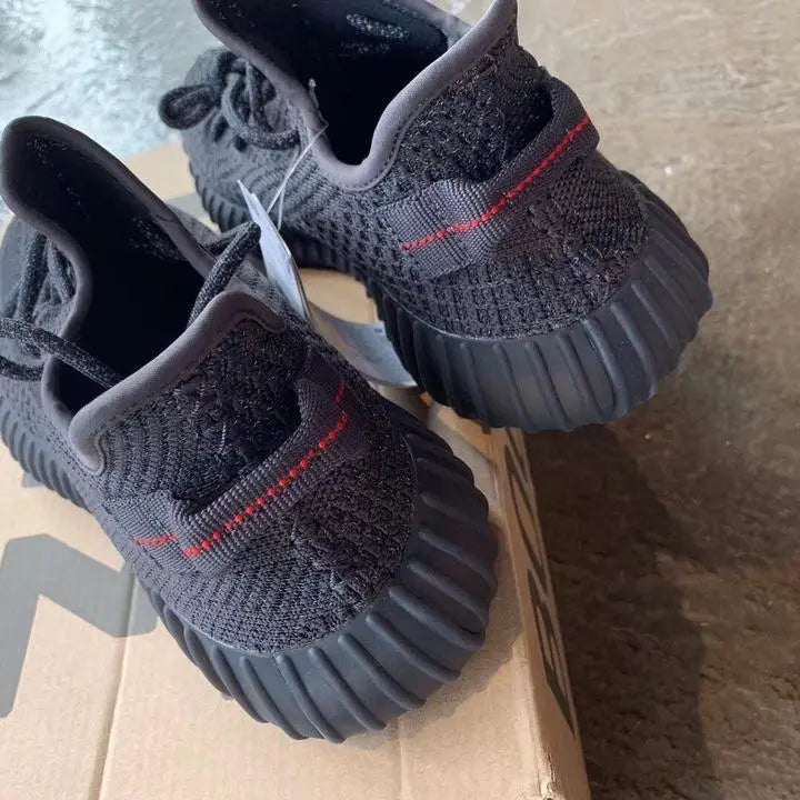 ADIDAS - YEEZY 350 - https://treadfitpro.com/