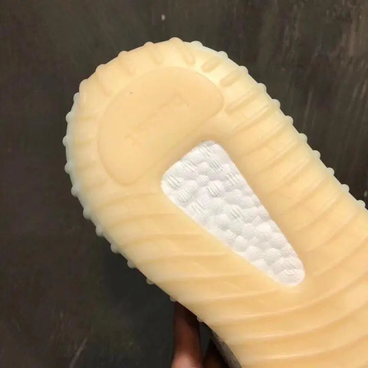 ADIDAS - YEEZY 350 - https://treadfitpro.com/