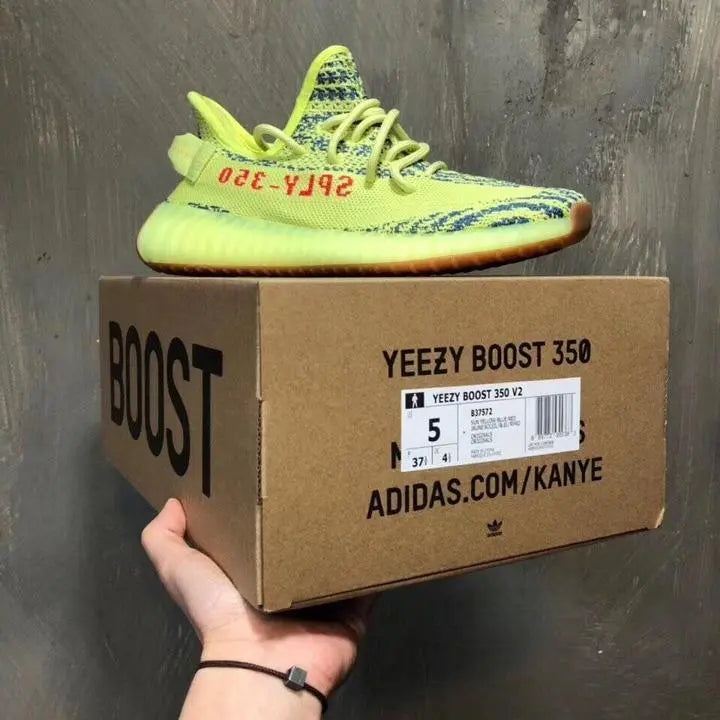ADIDAS - YEEZY 350 - https://treadfitpro.com/