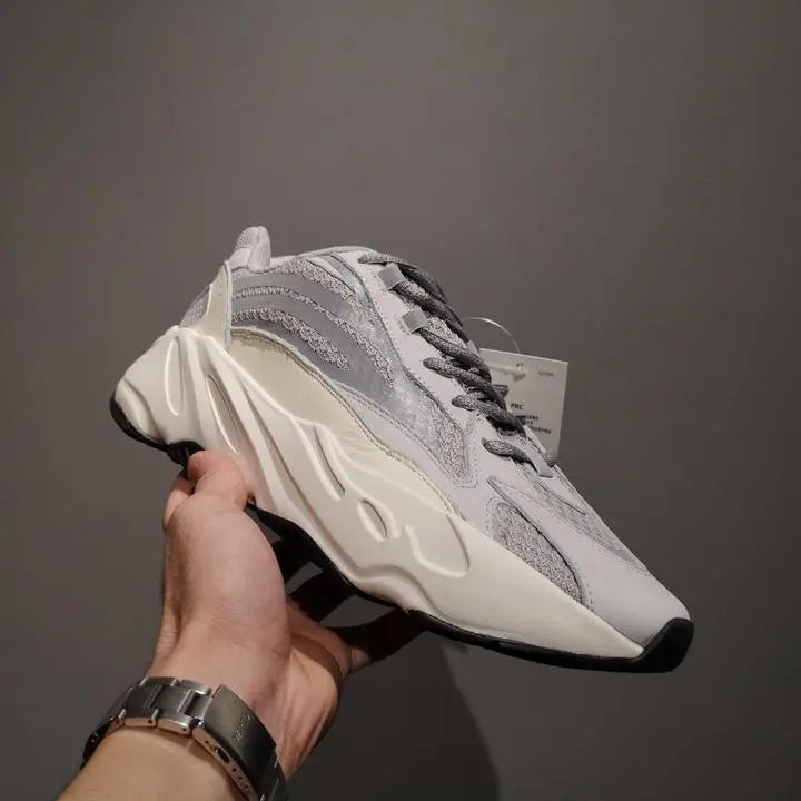 ADIDAS - YEEZY 700 - https://treadfitpro.com/