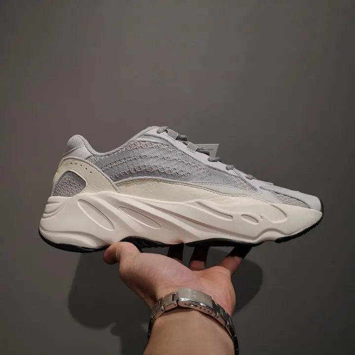 ADIDAS - YEEZY 700 - https://treadfitpro.com/