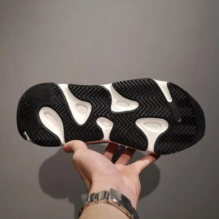 ADIDAS - YEEZY 700 - https://treadfitpro.com/