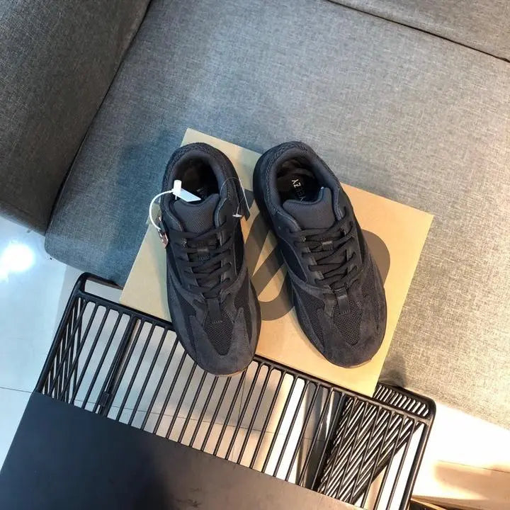 ADIDAS - YEEZY 700 - https://treadfitpro.com/