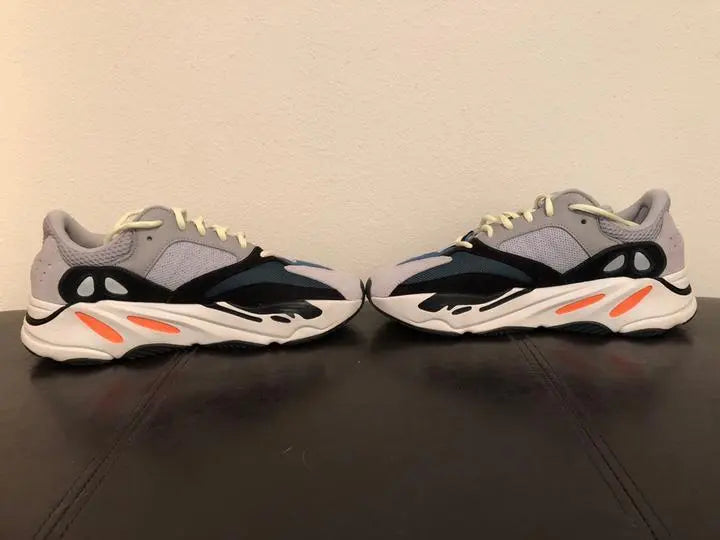 ADIDAS - YEEZY 700 - https://treadfitpro.com/