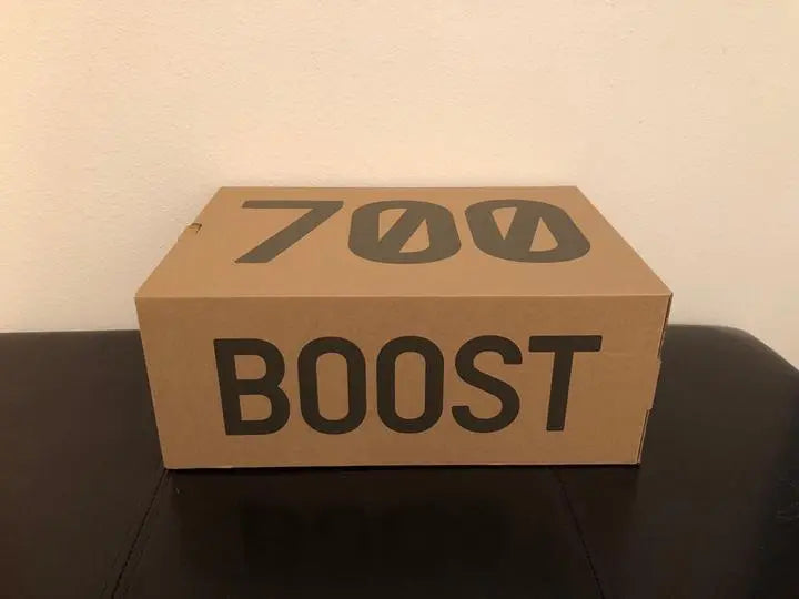 ADIDAS - YEEZY 700 - https://treadfitpro.com/