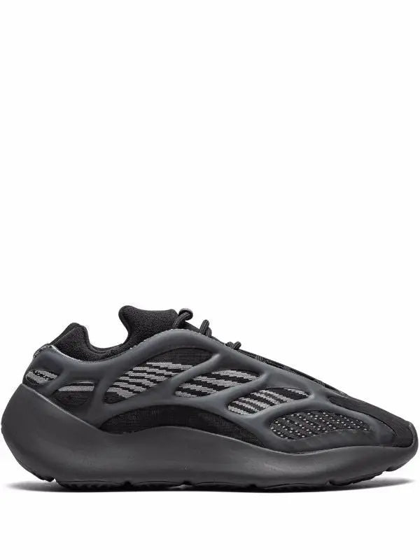 ADIDAS - YEEZY 700 V3 - https://treadfitpro.com/