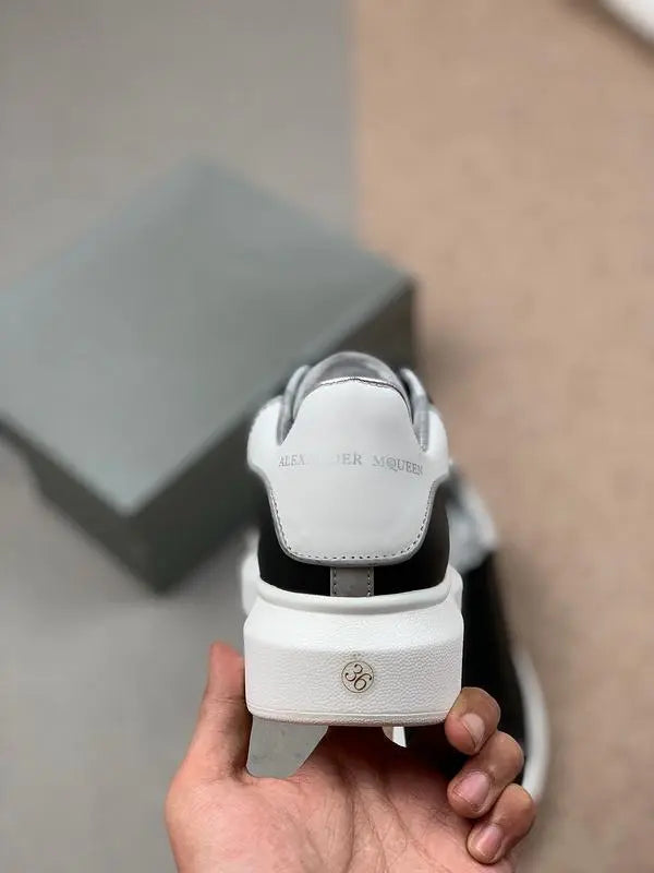 ALEXANDER MCQUEEN - SNEAKER - https://treadfitpro.com/