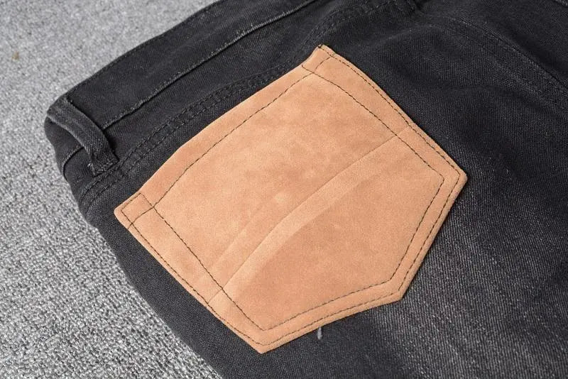 AMIRI - JEANS - https://treadfitpro.com/