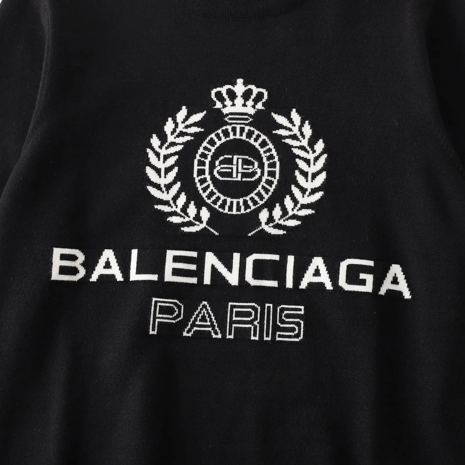 BALENCIAGA - SWEATSHIRT - https://treadfitpro.com/