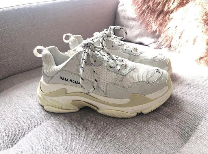 BALENCIAGA - TRIPLE S - https://treadfitpro.com/