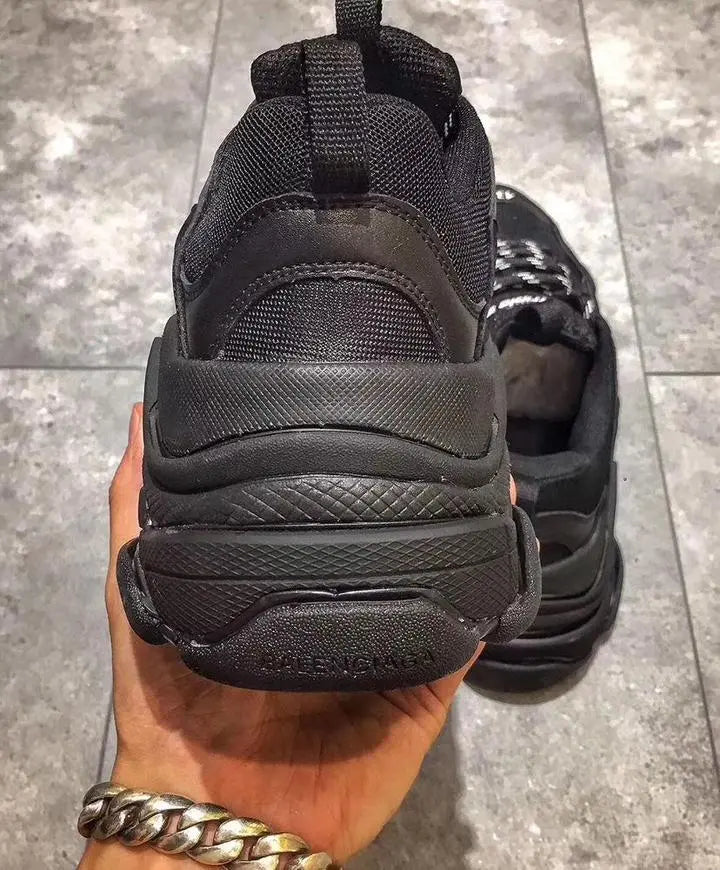 BALENCIAGA - TRIPLE S - https://treadfitpro.com/
