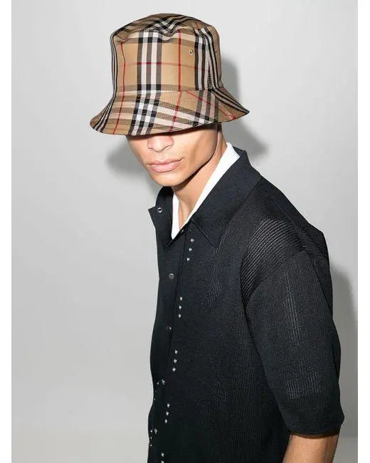 BURBERRY - BUCKET HAT - https://treadfitpro.com/