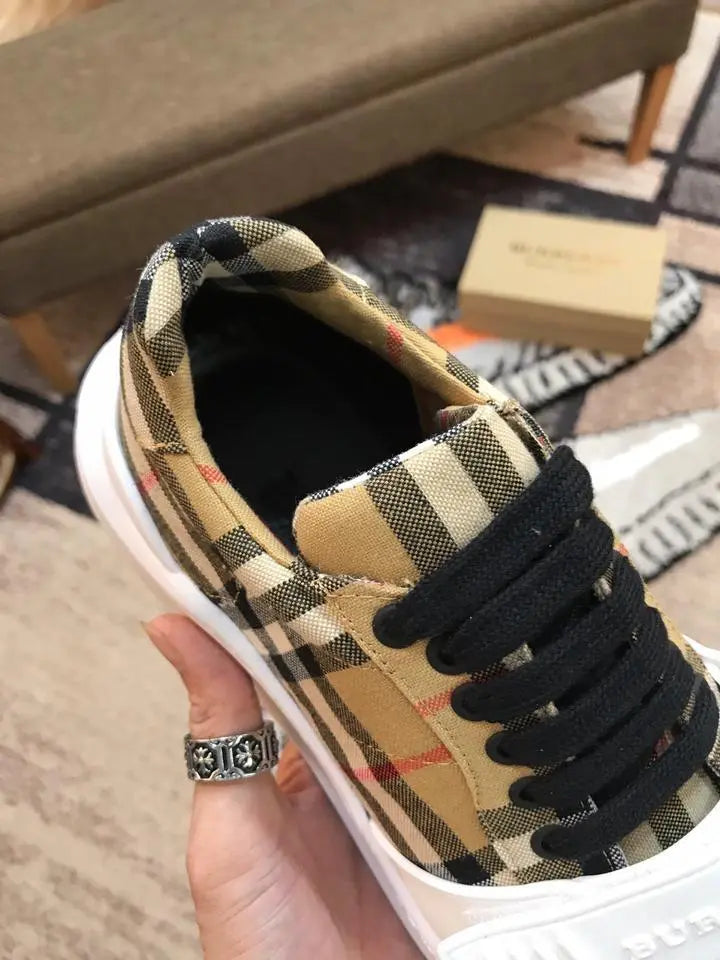 BURBERRY - SNEAKER - https://treadfitpro.com/