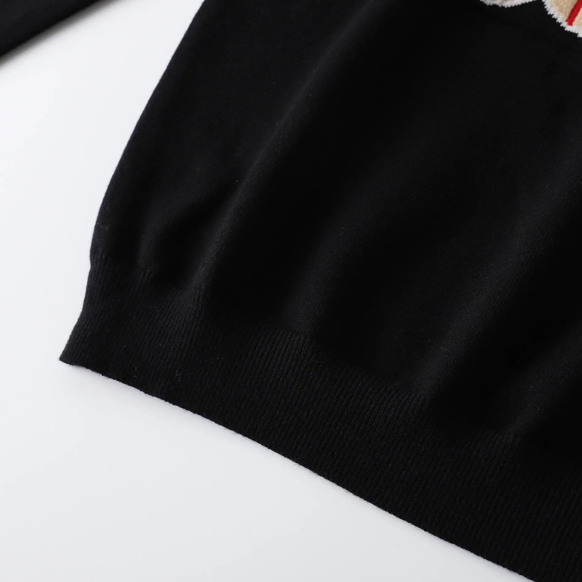 BURBERRY - SWEATSHIRT - https://treadfitpro.com/