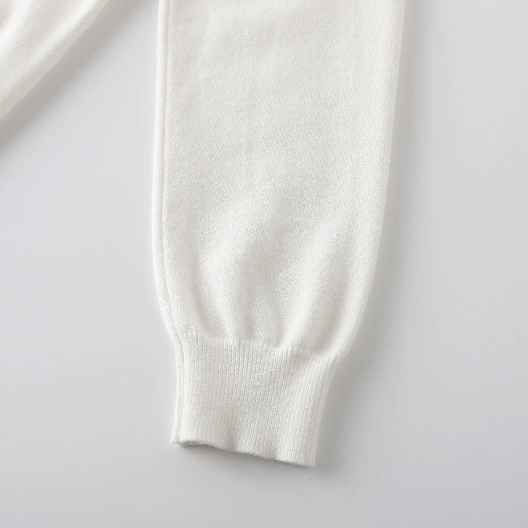 BURBERRY - SWEATSHIRT - https://treadfitpro.com/