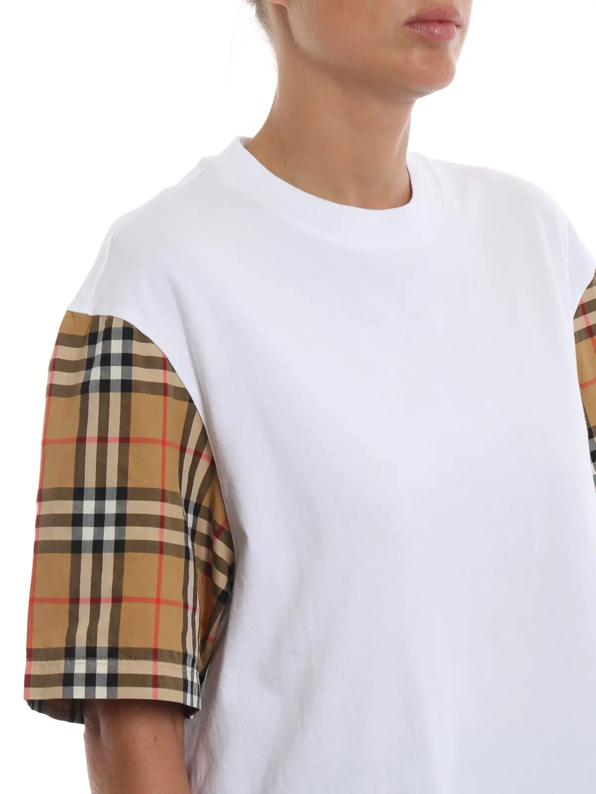 BURBERRY - T SHIRT - https://treadfitpro.com/