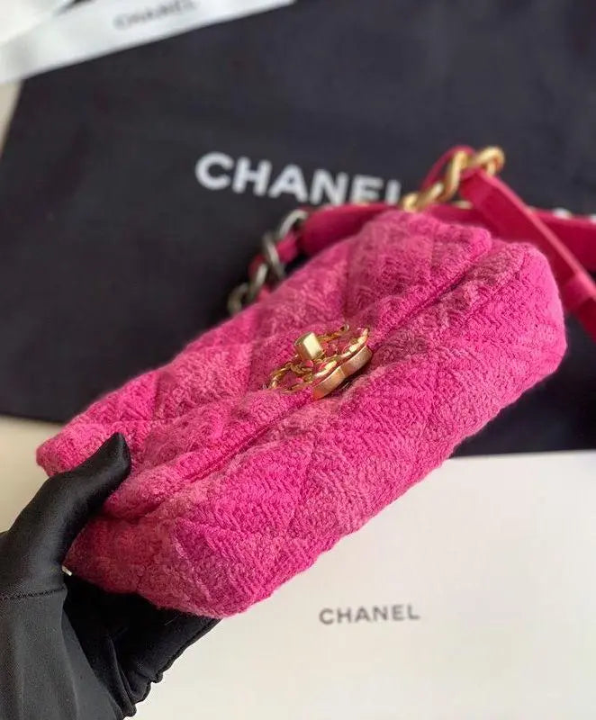 CHANEL - SAC À BANDOULIÈRE - https://treadfitpro.com/