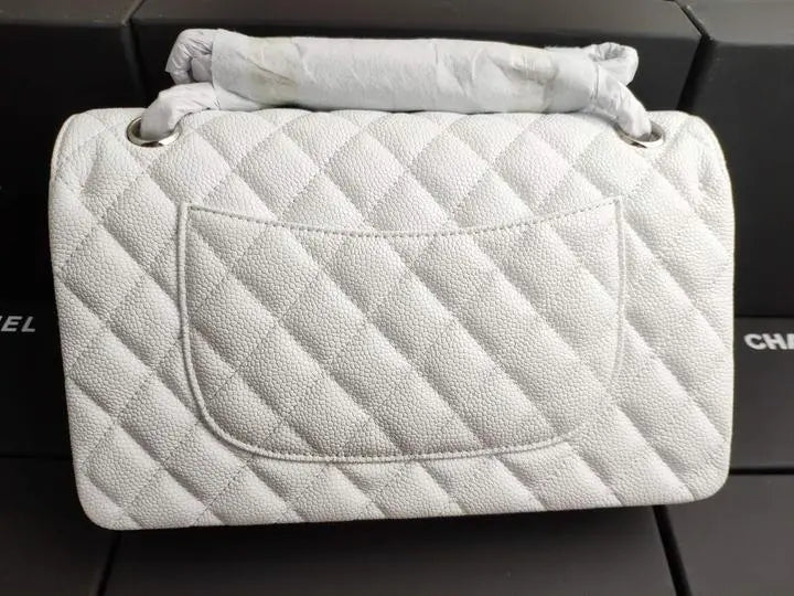 CHANEL - SAC À BANDOULIÈRE - https://treadfitpro.com/