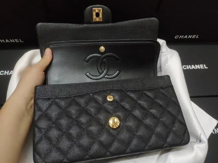 CHANEL - SAC À BANDOULIÈRE - https://treadfitpro.com/