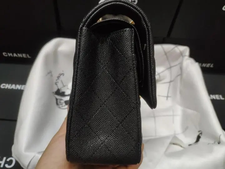 CHANEL - SAC À BANDOULIÈRE - https://treadfitpro.com/