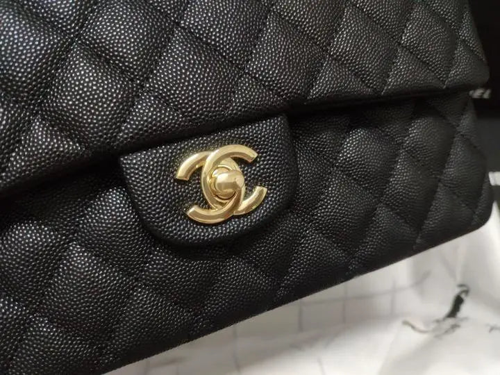 CHANEL - SAC À BANDOULIÈRE - https://treadfitpro.com/