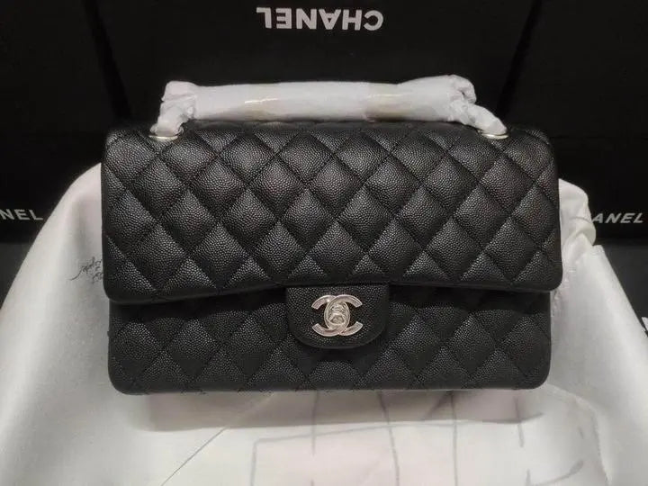 CHANEL - SAC À BANDOULIÈRE - https://treadfitpro.com/