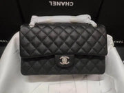 CHANEL - SAC À BANDOULIÈRE - https://treadfitpro.com/