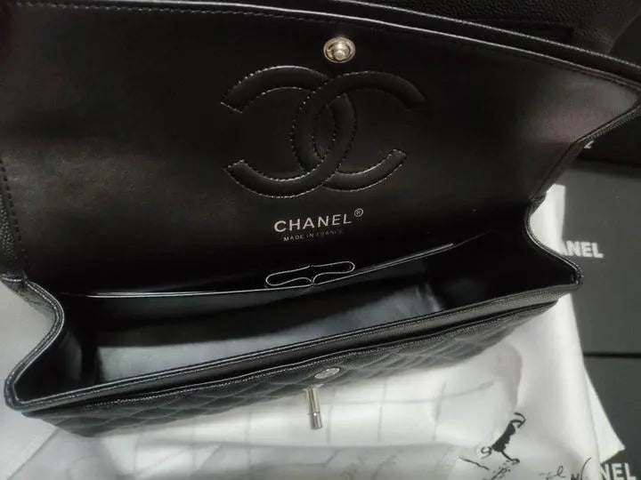 CHANEL - SAC À BANDOULIÈRE - https://treadfitpro.com/