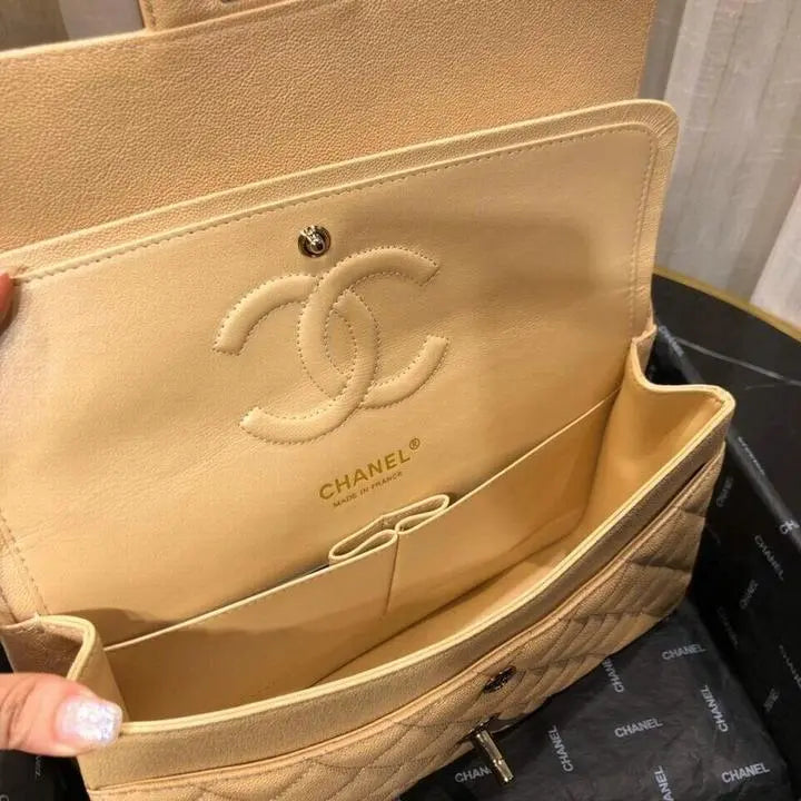 CHANEL - SAC À MAIN - https://treadfitpro.com/