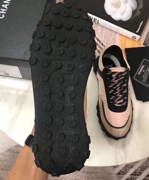 CHANEL - SNEAKER FEMME - https://treadfitpro.com/