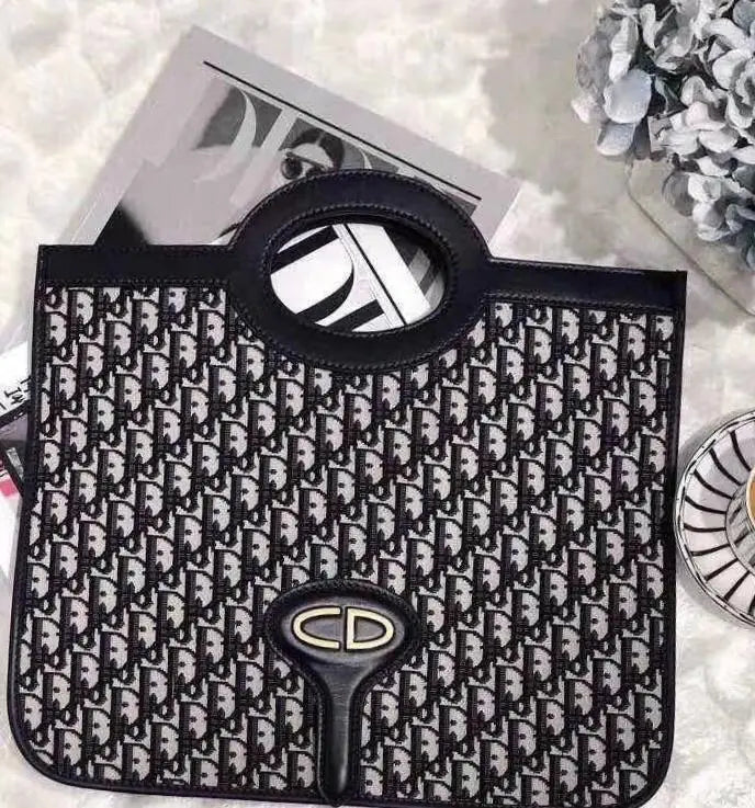 CHRISTIAN DIOR - CLUTCH BAG - https://treadfitpro.com/