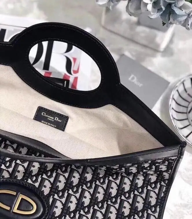 CHRISTIAN DIOR - CLUTCH BAG - https://treadfitpro.com/