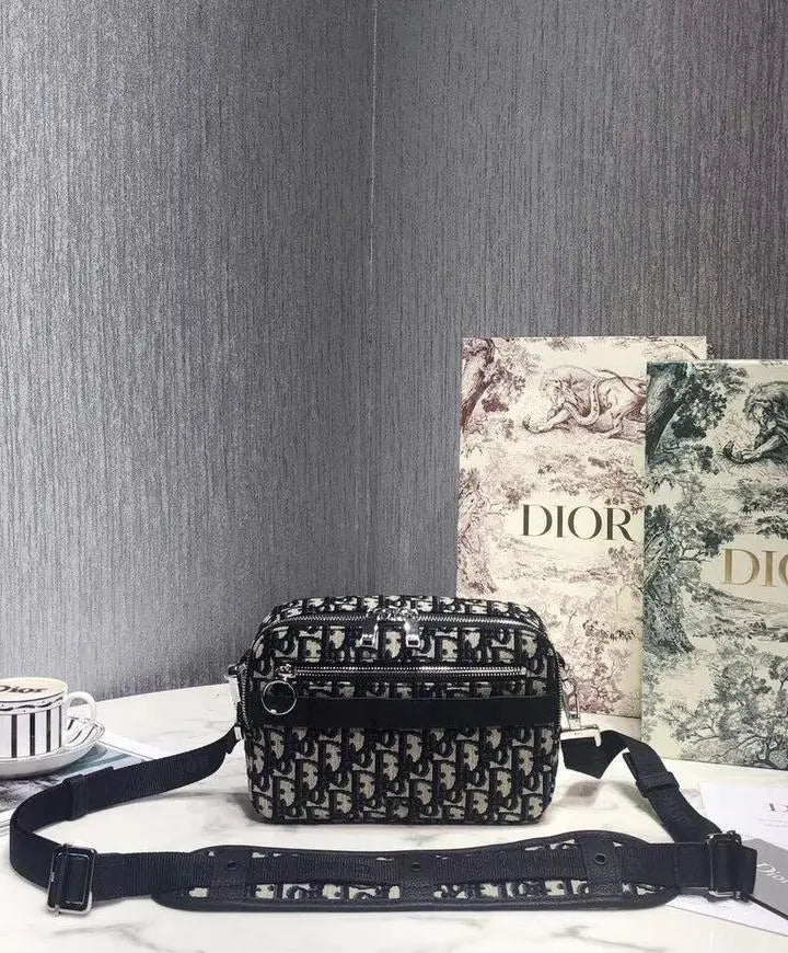 CHRISTIAN DIOR - MESSENGER BAG - https://treadfitpro.com/