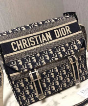 CHRISTIAN DIOR - SHOULDER BAG - https://treadfitpro.com/