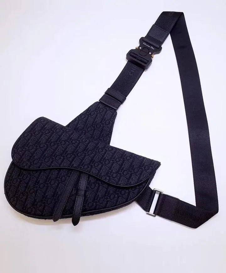 CHRISTIAN DIOR - SHOULDER BAG - https://treadfitpro.com/