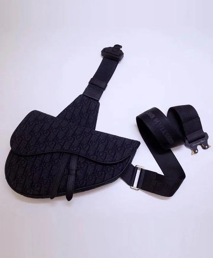 CHRISTIAN DIOR - SHOULDER BAG - https://treadfitpro.com/