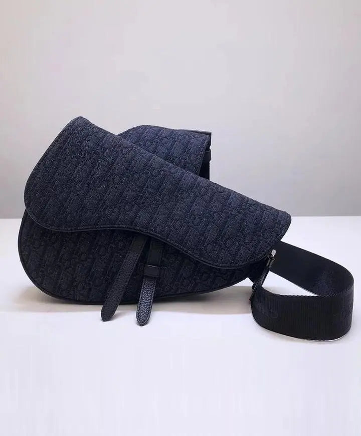 CHRISTIAN DIOR - SHOULDER BAG - https://treadfitpro.com/