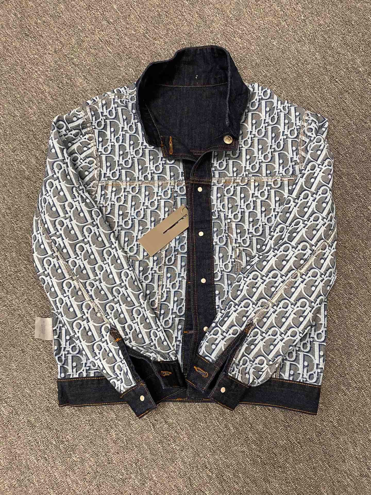 DIOR - JACKET - https://treadfitpro.com/