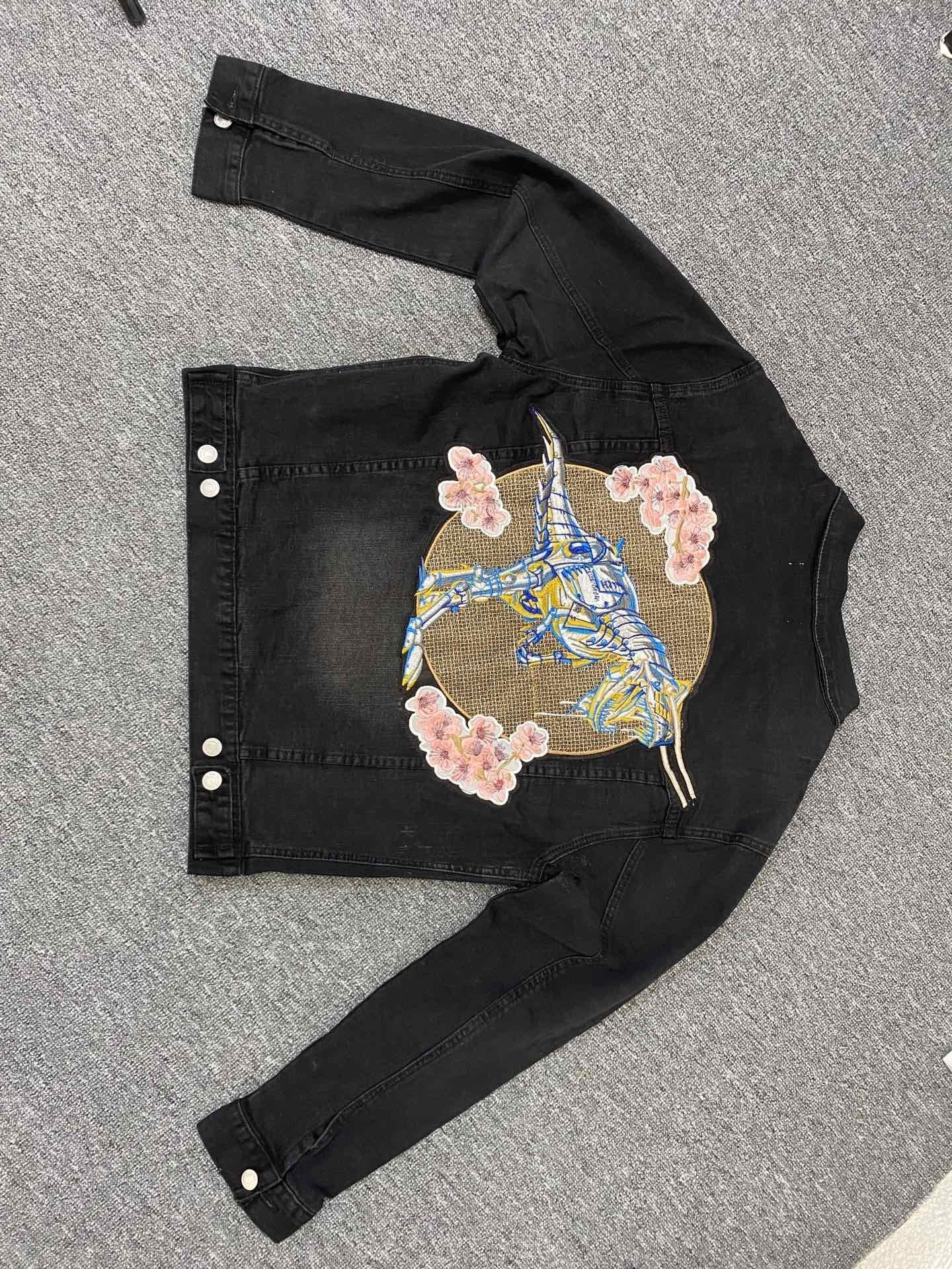 DIOR - JACKET - https://treadfitpro.com/